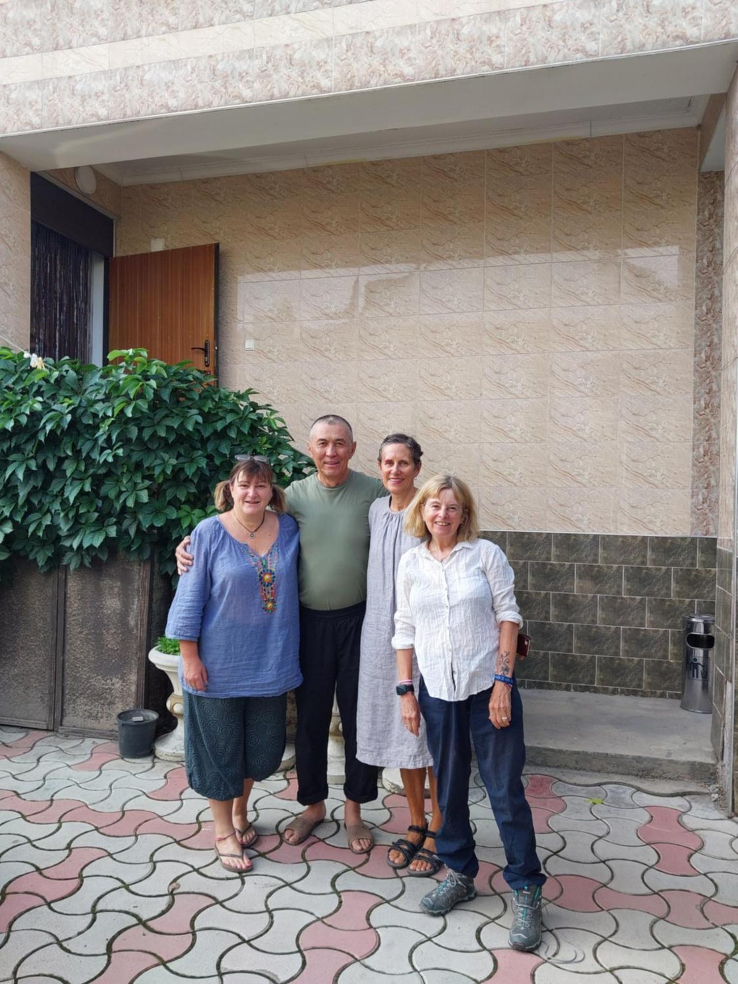 Asman Guest House Osh Exterior foto